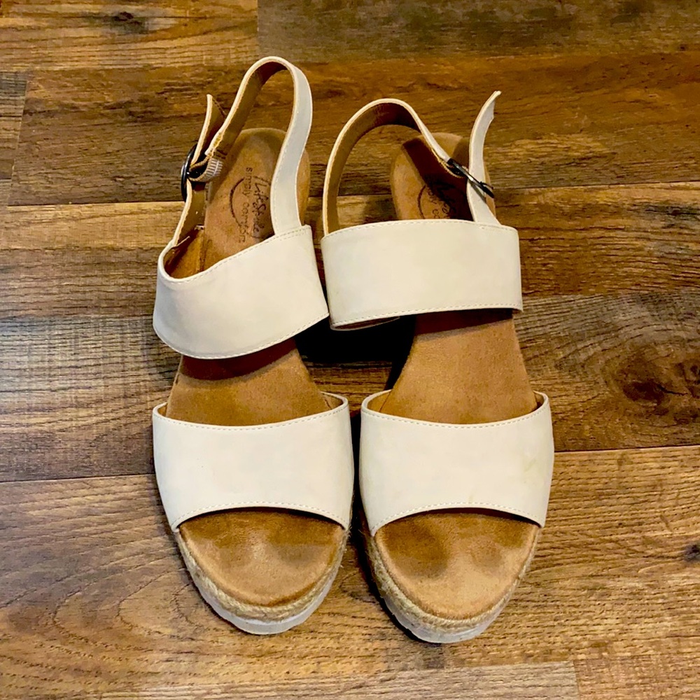 Cream Life Stride Wedges Size 9